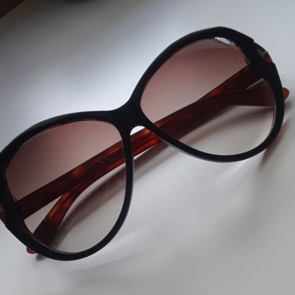 TOM FORD..VALENTINA SUNGLASSES - Picture 8 of 9